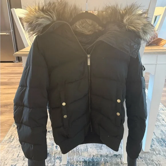 Olive Green Puffer Jacket - Picture 5 of 6